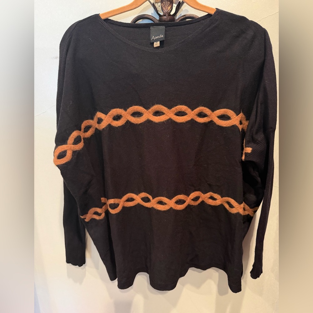 Black Sweater with camel colored Chain Pattern